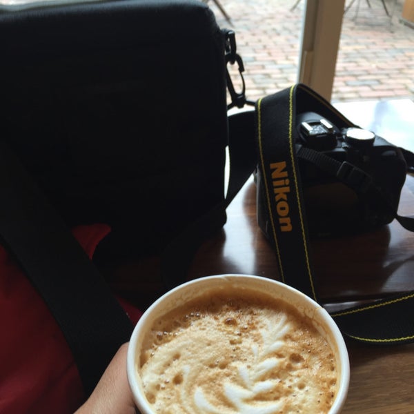 รูปภาพถ่ายที่ CityGrounds Coffee Bar โดย Buse B. เมื่อ 5/14/2015