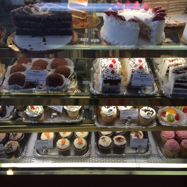 Foto diambil di Lutz Cafe &amp; Pastry Shop oleh Adam L. pada 2/23/2014