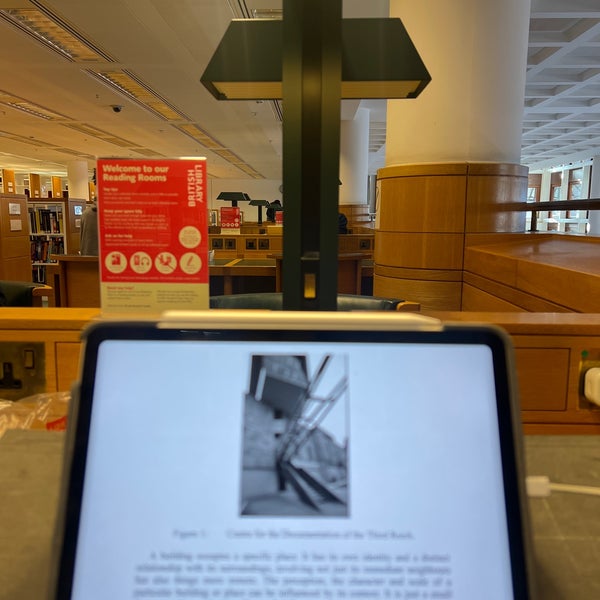 1/11/2024にMahooが大英図書館で撮った写真