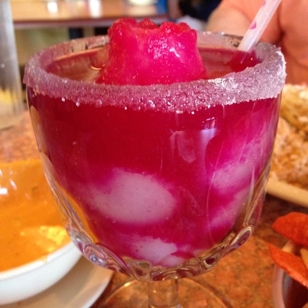 Foto diambil di Los Barrios Mexican Restaurant oleh 🌞🌞Sunny🌞🌞 S. pada 10/6/2013