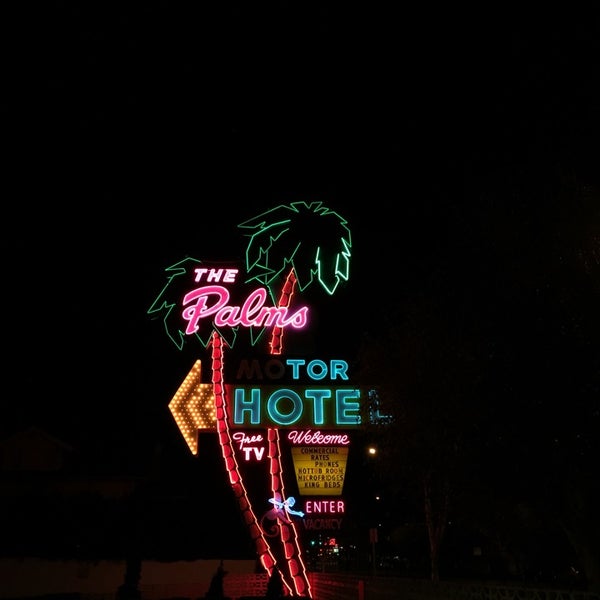 Foto diambil di Palms Motel oleh Cihan E. pada 11/23/2014
