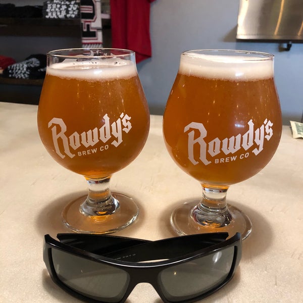 Photo taken at Rowdy&#39;s Brew Co. by OuH8me2 D. on 9/3/2018