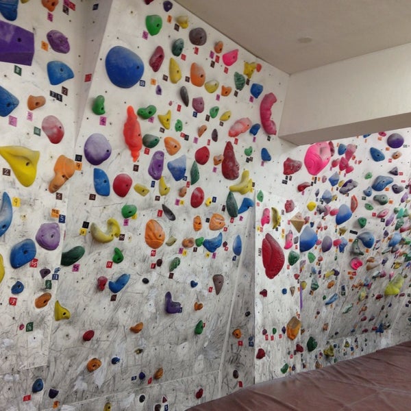 Boulder Village クライミングジム