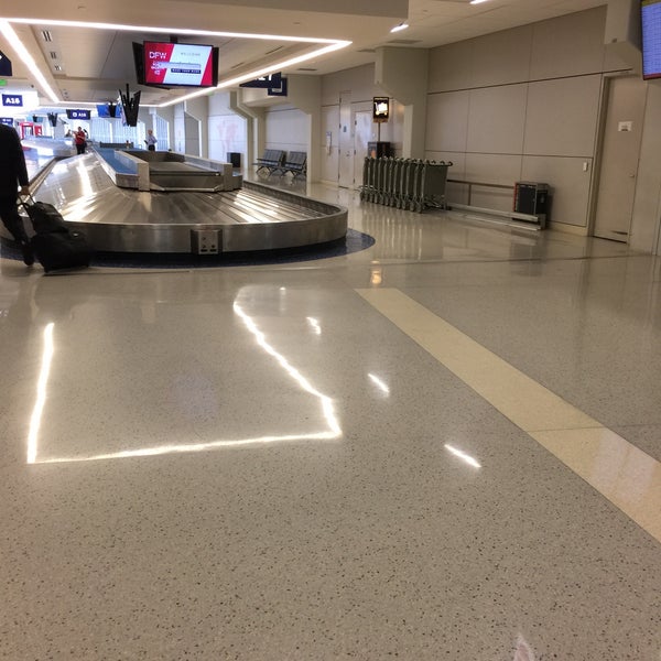 รูปภาพถ่ายที่ Terminal A โดย Thomas H. เมื่อ 5/13/2019