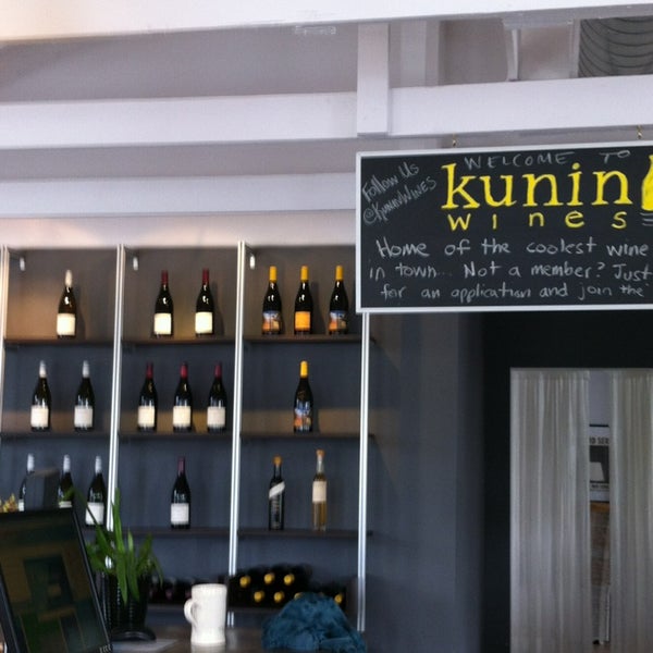 Foto diambil di Kunin Wines Tasting Room oleh Luis C. pada 1/26/2013