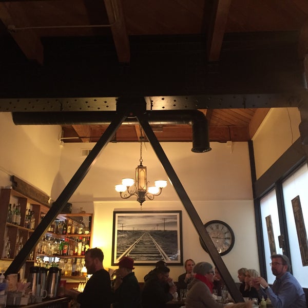12/26/2016 tarihinde Nima T.ziyaretçi tarafından Americana Restaurant'de çekilen fotoğraf