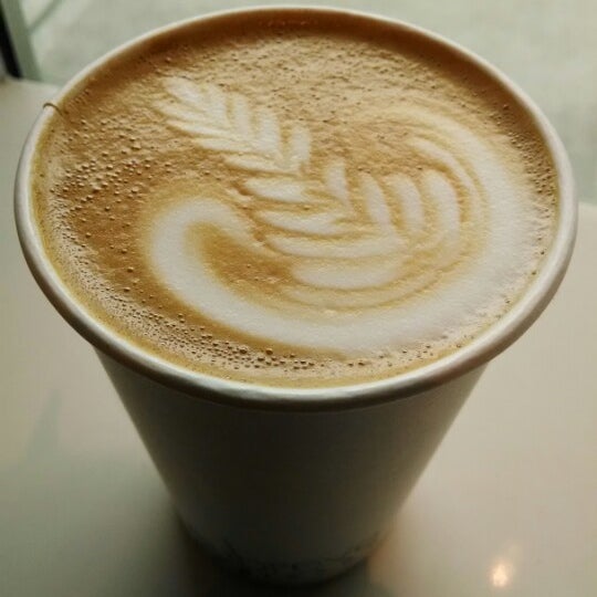 4/2/2014에 Hyeji K.님이 Au Breve Espresso에서 찍은 사진