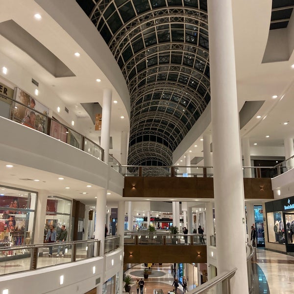 Foto diambil di Shopping Crystal oleh Luís Fernando M. pada 4/16/2022