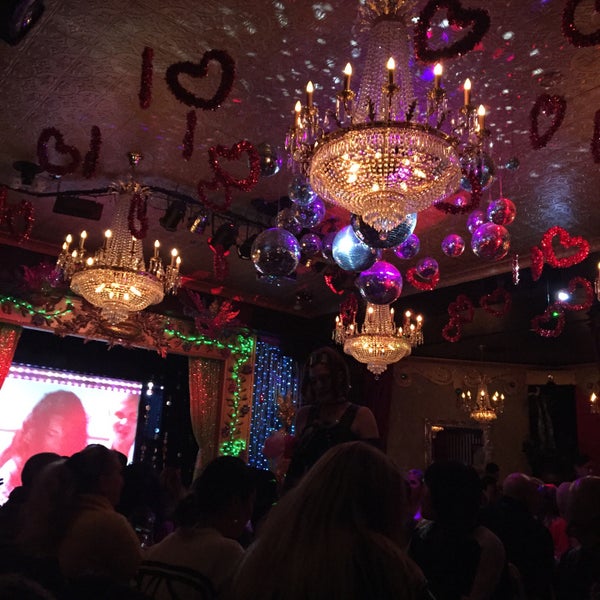 Снимок сделан в Lips Drag Queen Show Palace, Restaurant &amp; Bar пользователем Kathleen R. 2/15/2015