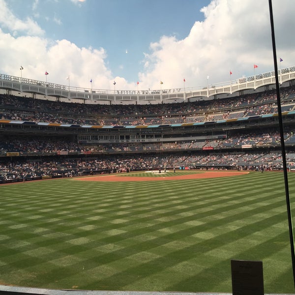 mohegan sun bar yankee stadium