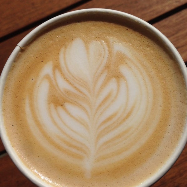 8/1/2013 tarihinde Tracy Q.ziyaretçi tarafından Elabrew Coffee'de çekilen fotoğraf