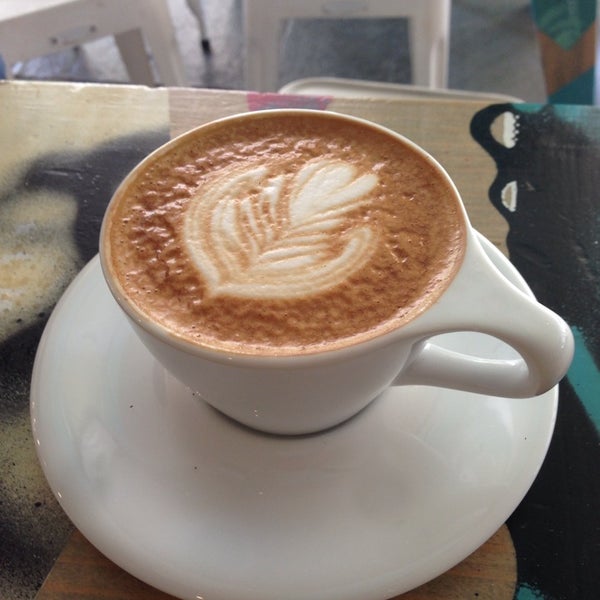 Foto diambil di Elabrew Coffee oleh Tracy Q. pada 9/10/2014