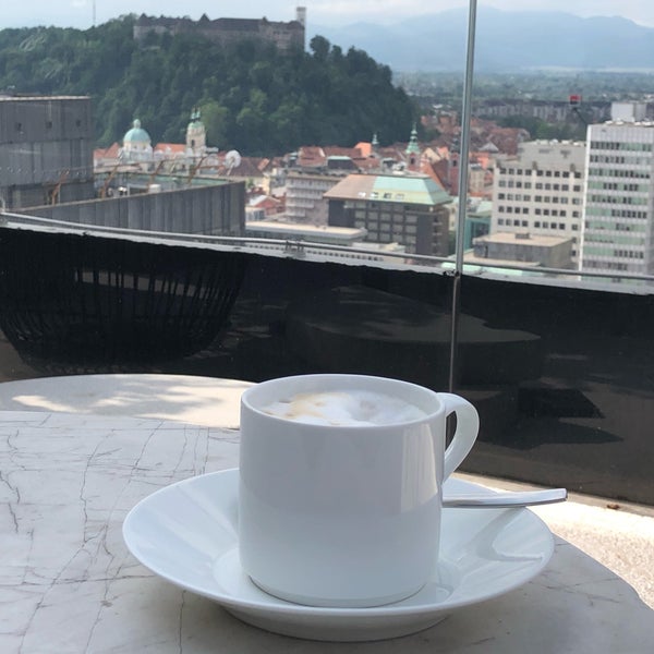 Foto diambil di InterContinental Ljubljana oleh German S. pada 6/18/2019