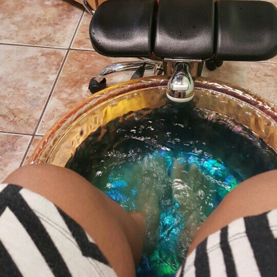 Photo taken at Lashe&#39; Nails Spa by Montrel T. on 6/27/2015