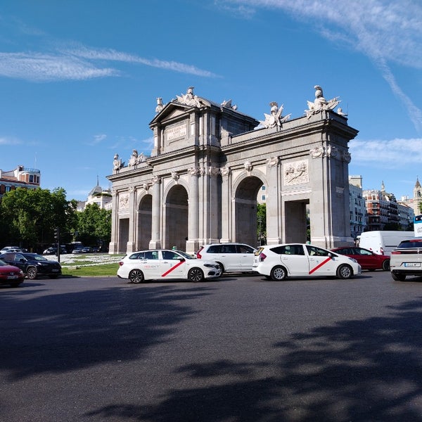 Photo taken at a.n.E.l. Puerta de Alcalá by Alberto P. on 5/31/2024