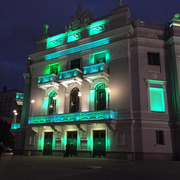 Снимок сделан в Театр оперы и балета пользователем Sergey S. 9/21/2015