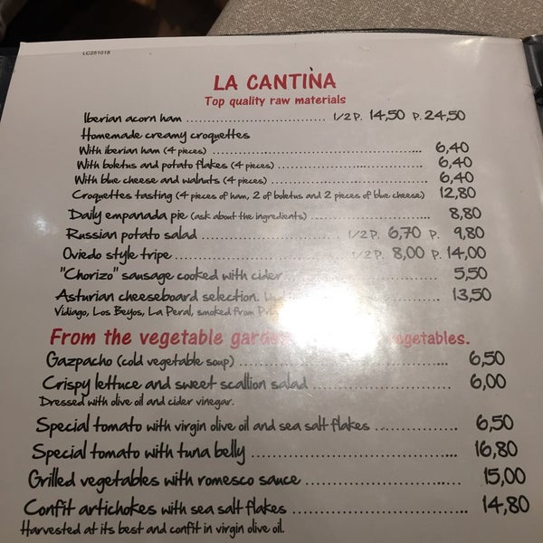 Foto tirada no(a) La Cantina por Traveler em 6/26/2019