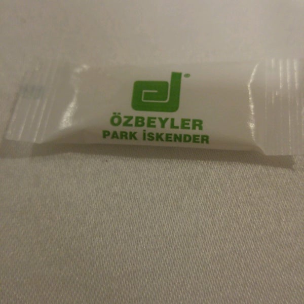 รูปภาพถ่ายที่ Özbeyler Park İskender โดย Hüseyin C. เมื่อ 11/13/2016