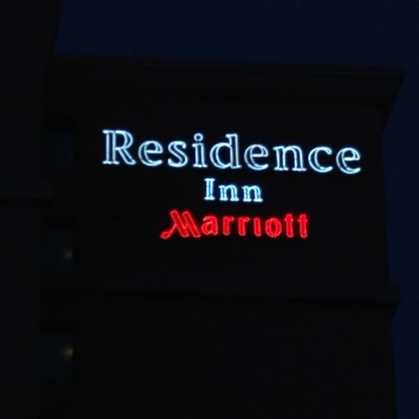 Foto diambil di Residence Inn by Marriott Las Vegas Hughes Center oleh Craig F. pada 7/14/2013