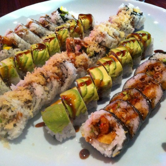 รูปภาพถ่ายที่ Sushi On The Rocks โดย Steve S. เมื่อ 10/12/2012