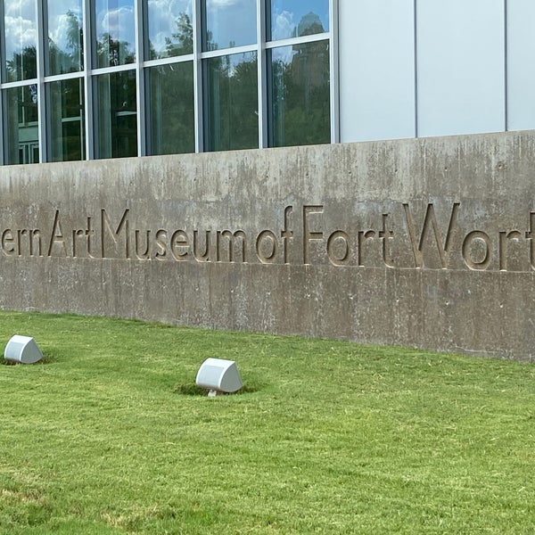 Foto diambil di Modern Art Museum of Fort Worth oleh Steve S. pada 8/9/2022