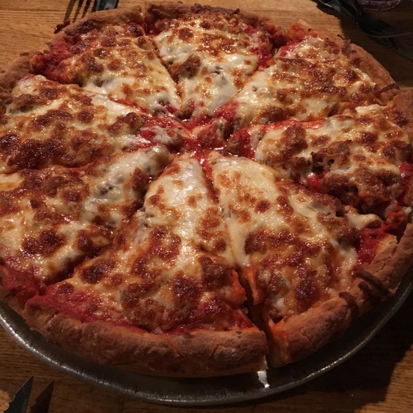 Oley's Pizza Pizzeria in Fort Wayne