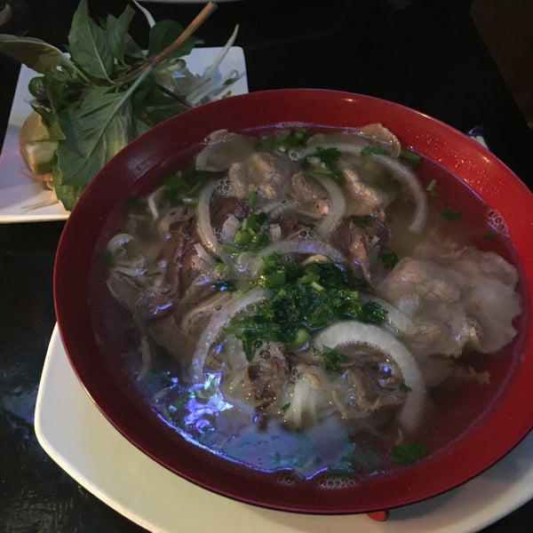 9/2/2018 tarihinde Steve S.ziyaretçi tarafından Bar Ly Chinatown'de çekilen fotoğraf