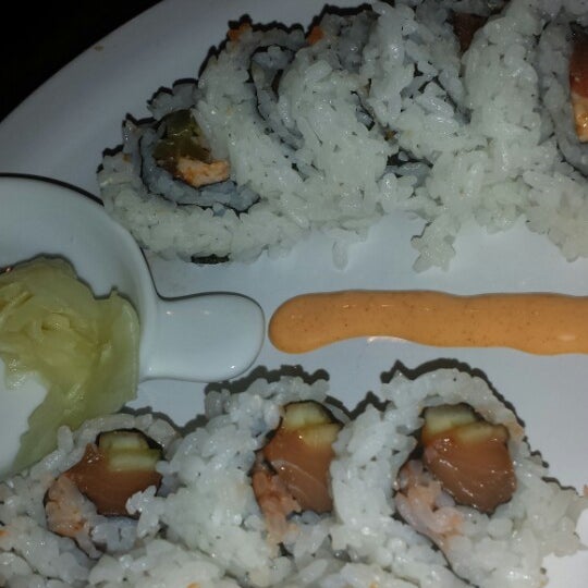 Das Foto wurde bei Sushi Shack Japanese Sushi Restaurant von Lisa P. am 9/9/2013 aufgenommen