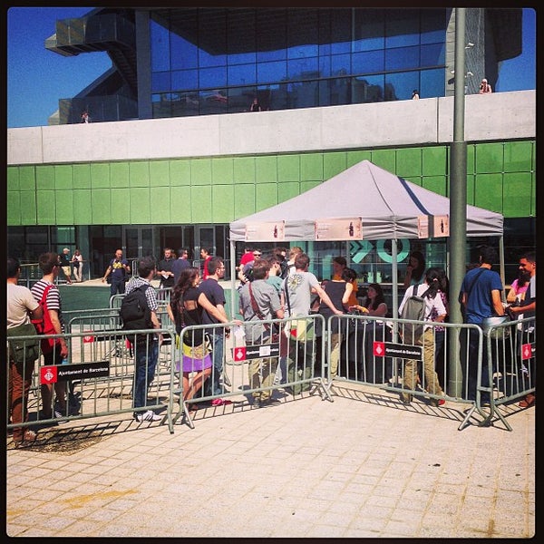 รูปภาพถ่ายที่ OFFF Barcelona โดย David H. เมื่อ 6/6/2013