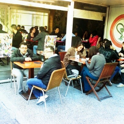 รูปภาพถ่ายที่ Xtanbul Cafe โดย Erdem D. เมื่อ 2/3/2013