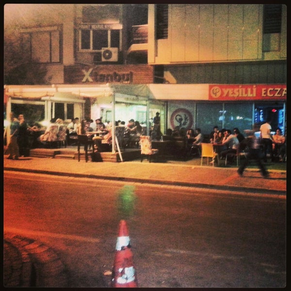 Foto tirada no(a) Xtanbul Cafe por Erdem D. em 9/11/2013
