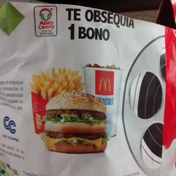 Por la compra de Nutra-Nuggets 7.5kg reclama un bono de McDonalds o Cine Colombia en la siguiente compra, presentando el empaque vacío.