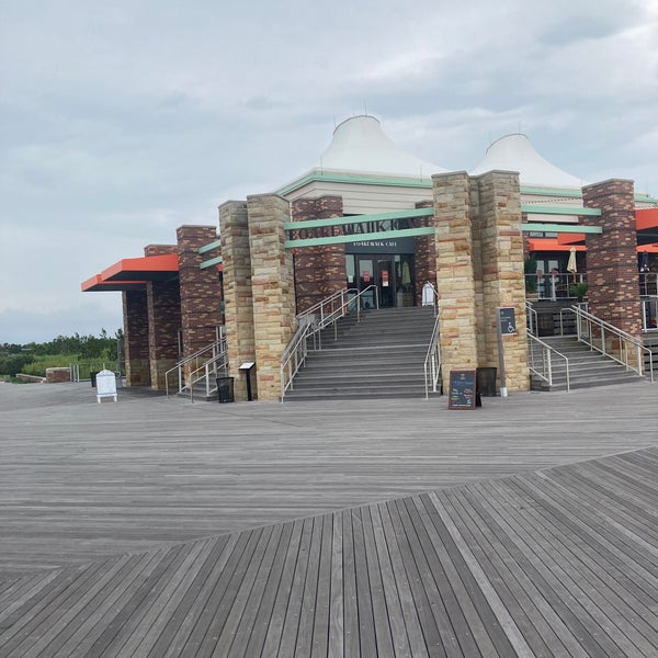 Are Dogs Allowed On Jones Beach Boardwalk
