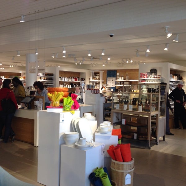Photo taken at Crate &amp; Barrel by Chris B. on 2/9/2014