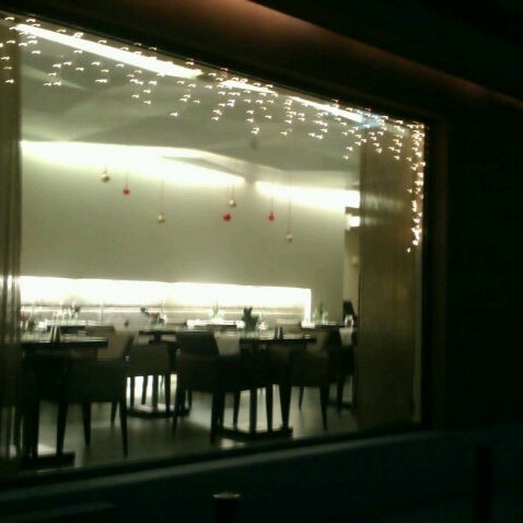 Foto scattata a O&amp;B Athens All Day Bar Restaurant da Vangelis L. il 12/3/2012