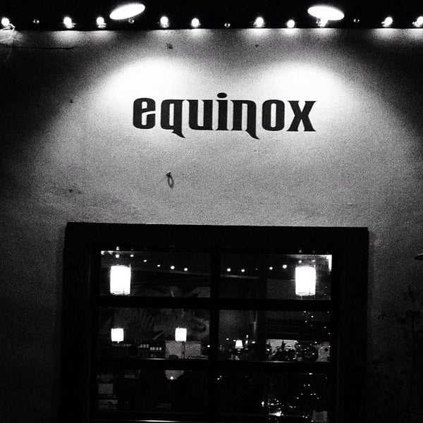Foto scattata a Equinox Restaurant &amp; Bar da Edwin T. il 12/21/2013