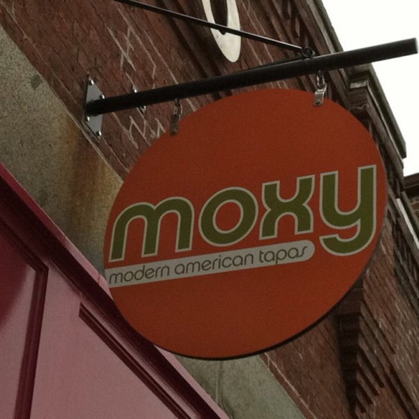 Foto tirada no(a) Moxy American Tapas Restaurant por Norman em 5/29/2016