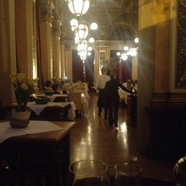 3/23/2016 tarihinde Thu N.ziyaretçi tarafından Restaurant Opéra'de çekilen fotoğraf