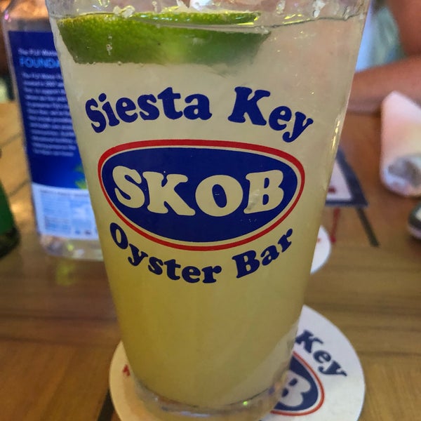 Foto scattata a Siesta Key Oyster Bar da Cindy S. il 6/23/2019