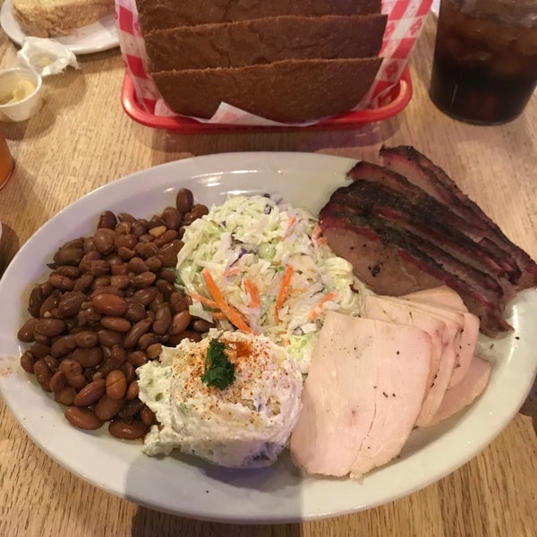 Photo taken at The State Line Bar-B-Q by Gary M. on 5/10/2021
