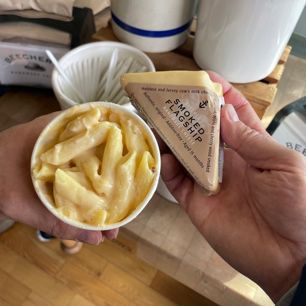 Foto scattata a Beecher&#39;s Handmade Cheese da Gary M. il 3/1/2022