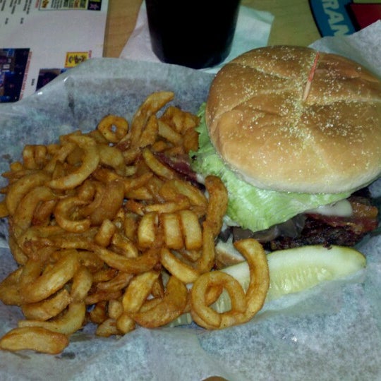 Wings Etc. Portage, MI