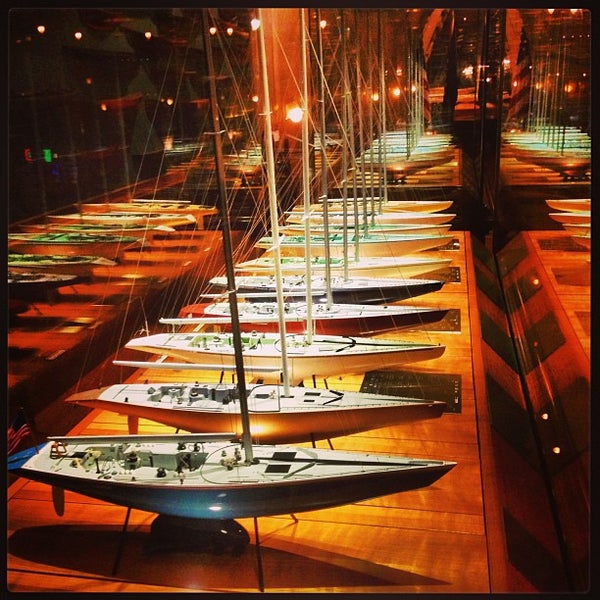 Foto tirada no(a) New York Yacht Club por Sloane B. em 7/23/2013