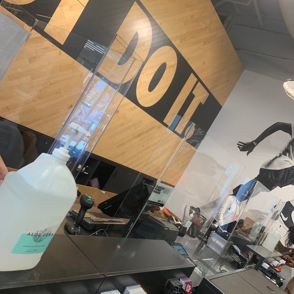 nike rolling hills plaza