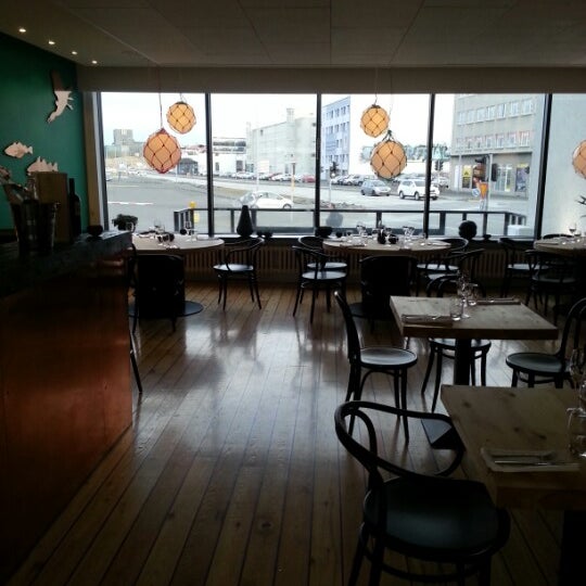 Foto tomada en MAR Restaurant  por Þórarinn Þ. el 3/23/2013