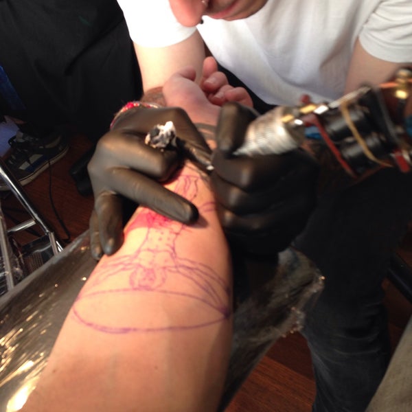 7/10/2015にUmut B.がRoots Tattooで撮った写真