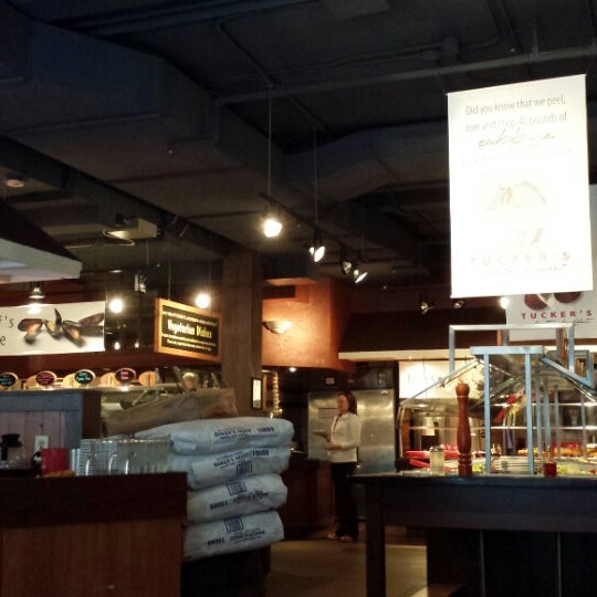 Супермаркет в америке. Большой пивной магазин. Бип-4532 интеллект центр плюс. Азбука вкуса москва. Продавец в супермаркете.