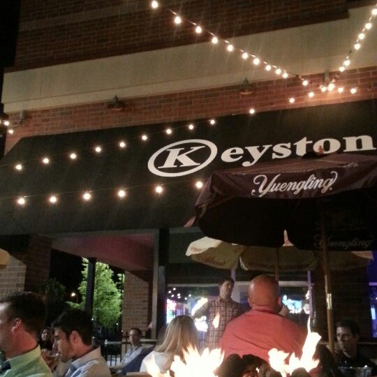 Foto diambil di Keystone Pub &amp; Patio oleh Lindsey H. pada 5/5/2013