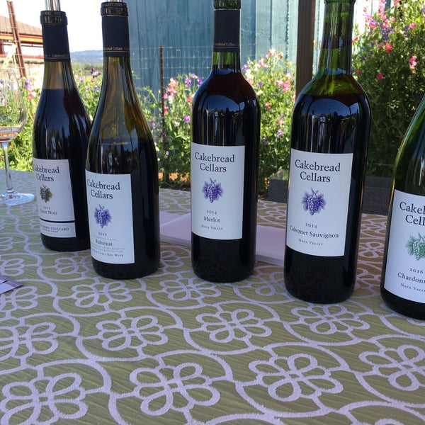 Foto tirada no(a) Cakebread Cellars por Rebecca S. em 5/6/2018