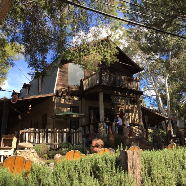 Cornell Winery & Tasting Room Wine Bar in Cornell